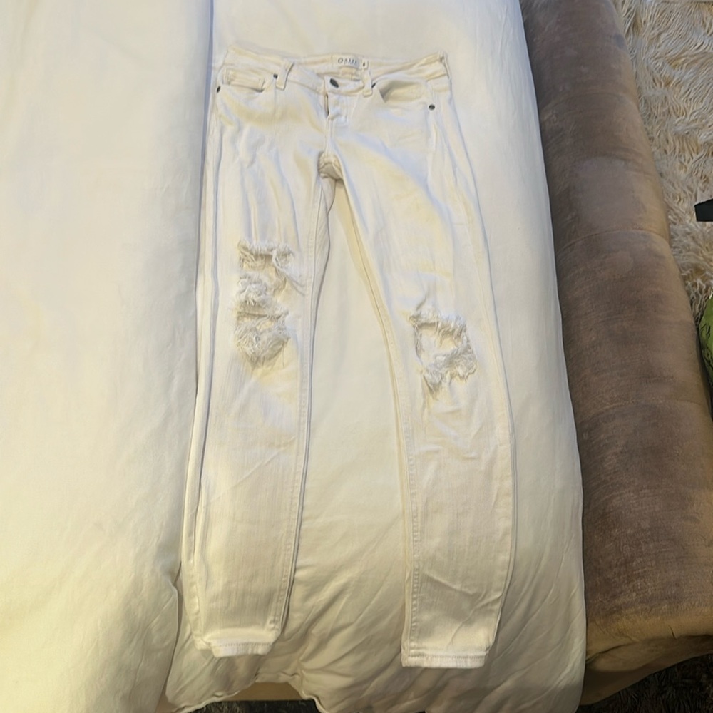 White skinny jeans